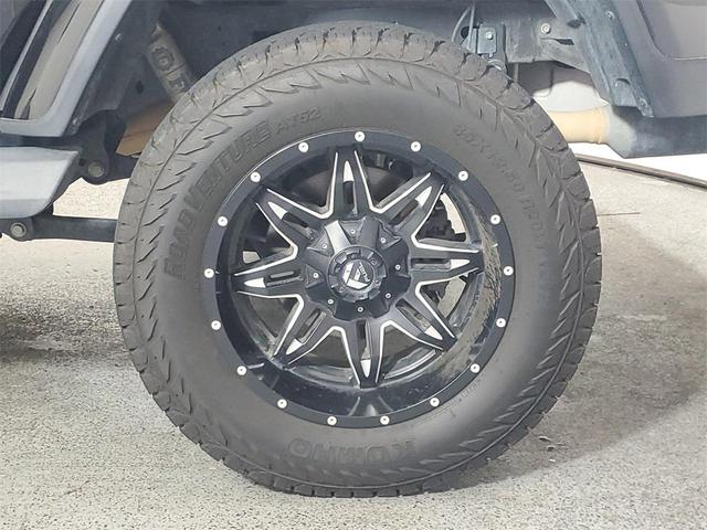 Photo of 2020 Black Clearcoat Jeep Gladiator