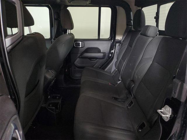 Photo of 2020 Black Clearcoat Jeep Gladiator
