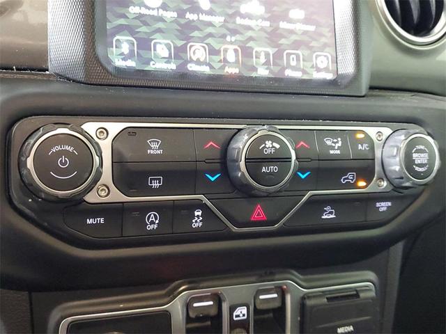 Photo of 2020 Black Clearcoat Jeep Gladiator