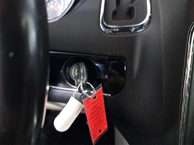 Photo of 2020 Granite Pearlcoat Dodge Grand Caravan