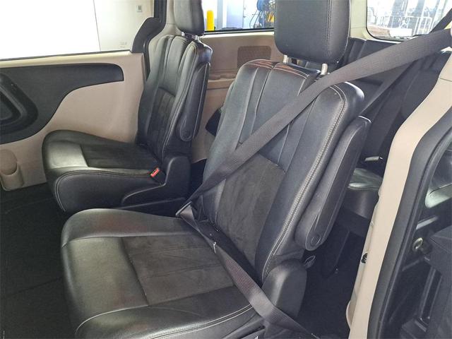 Photo of 2020 Granite Pearlcoat Dodge Grand Caravan
