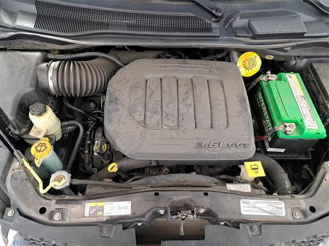 Photo of 2020 Granite Pearlcoat Dodge Grand Caravan