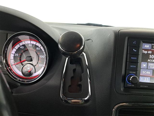 Photo of 2020 Granite Pearlcoat Dodge Grand Caravan