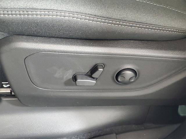 Photo of 2025 Granite Crystal Metallic Clearcoat RAM 1500