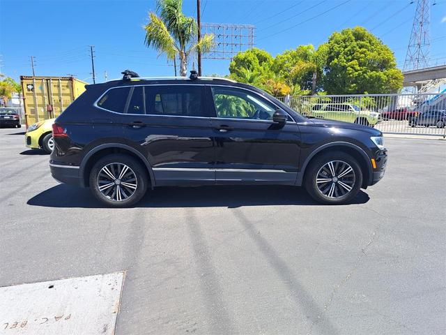 Photo of 2019 Deep Black Pearl Effect Volkswagen Tiguan