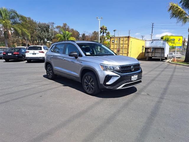 Photo of 2024 Pyrite Silver Metallic Volkswagen Taos