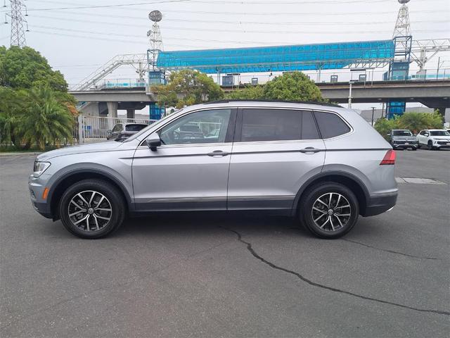 Photo of 2021 Pyrite Silver Metallic Volkswagen Tiguan