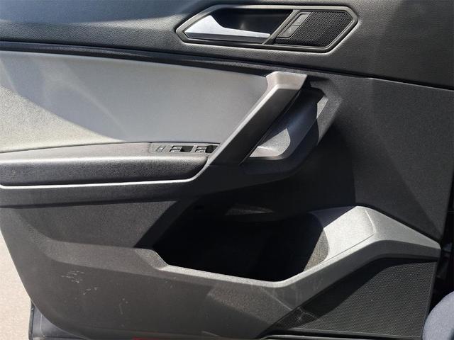 Photo of 2021 Deep Black Pearl Effect Volkswagen Tiguan