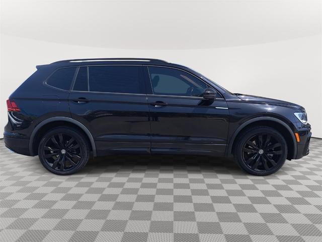 Photo of 2021 Deep Black Pearl Effect Volkswagen Tiguan