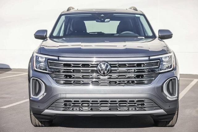 Photo of 2025 Platinum Gray Metallic Volkswagen Atlas
