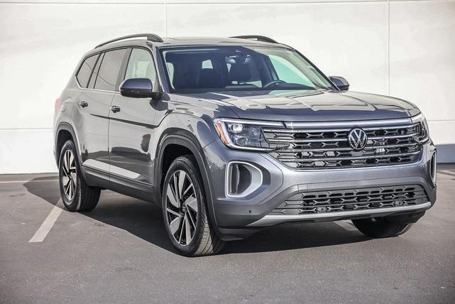 Photo of 2025 Platinum Gray Metallic Volkswagen Atlas
