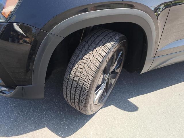Photo of 2022 Deep Black Pearl Effect Volkswagen Taos