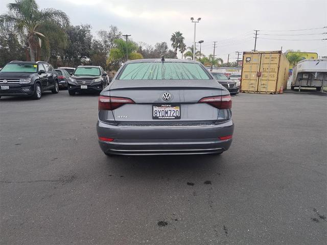 Photo of 2021 Platinum Gray Metallic Volkswagen Jetta