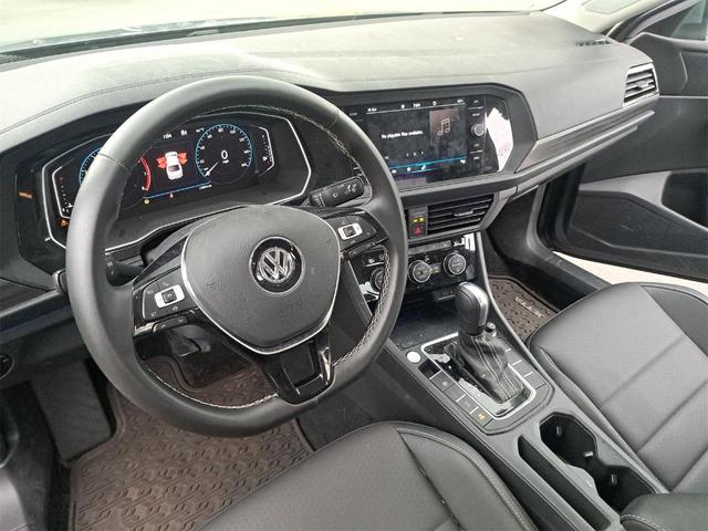 Photo of 2021 Platinum Gray Metallic Volkswagen Jetta