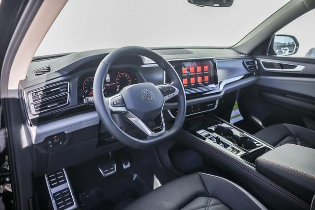 Photo of 2025 Pure Gray Volkswagen Atlas