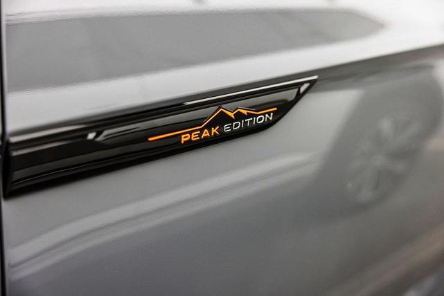 Photo of 2025 Pure Gray Volkswagen Atlas