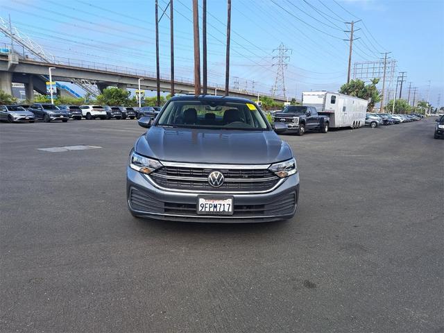 Photo of 2023 Platinum Gray Metallic Volkswagen Jetta