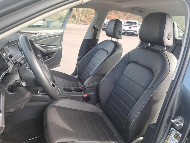 Photo of 2023 Platinum Gray Metallic Volkswagen Jetta