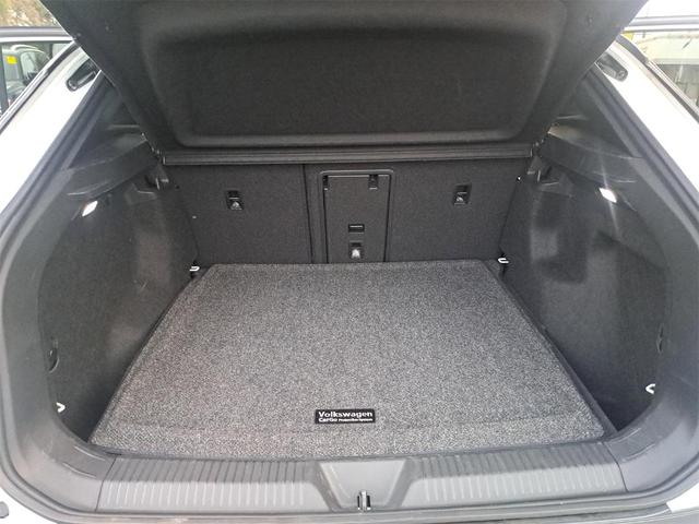 Photo of 2023 Opal White Pearl Effect Volkswagen ID.4