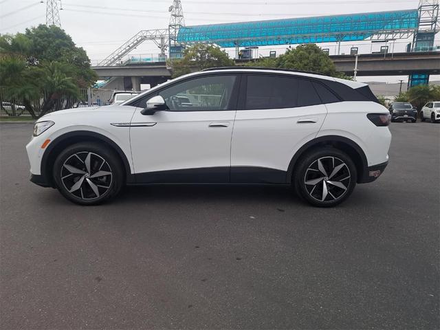 Photo of 2023 Opal White Pearl Effect Volkswagen ID.4