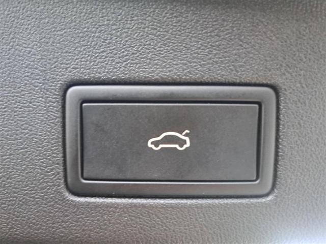 Photo of 2023 Opal White Pearl Effect Volkswagen ID.4