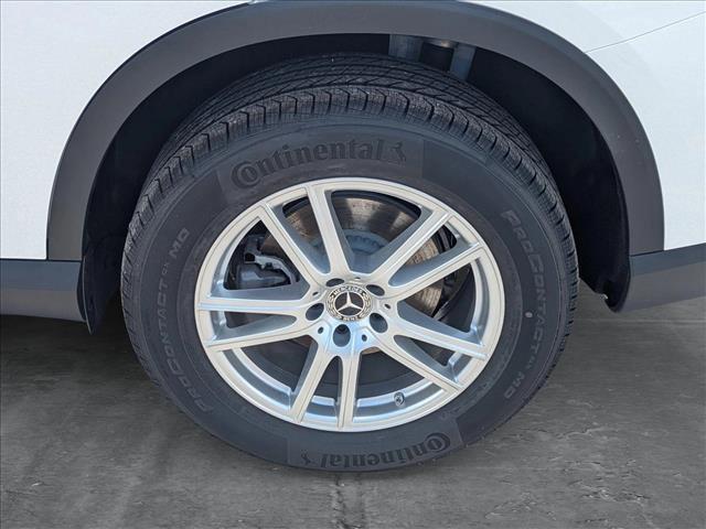 Photo of 2025 Polar White Mercedes-Benz GLC 300