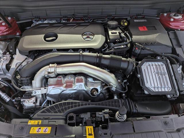 Photo of 2025 MANUFAKTUR Patagonia Red Metallic Mercedes-Benz GLB 250
