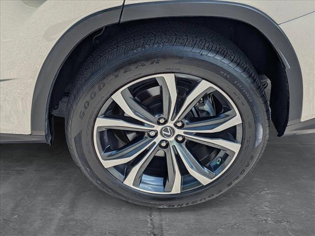 Photo of 2021 Atomic Silver Lexus RX 350