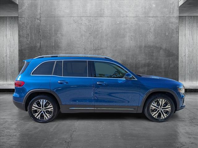 Photo of 2025 Starling Blue Metallic Mercedes-Benz GLB 250