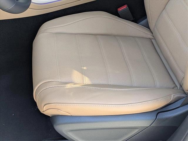 Photo of 2025 MANUFAKTUR Signature Ireland Mid Green Metallic Mercedes-Benz GLE 450