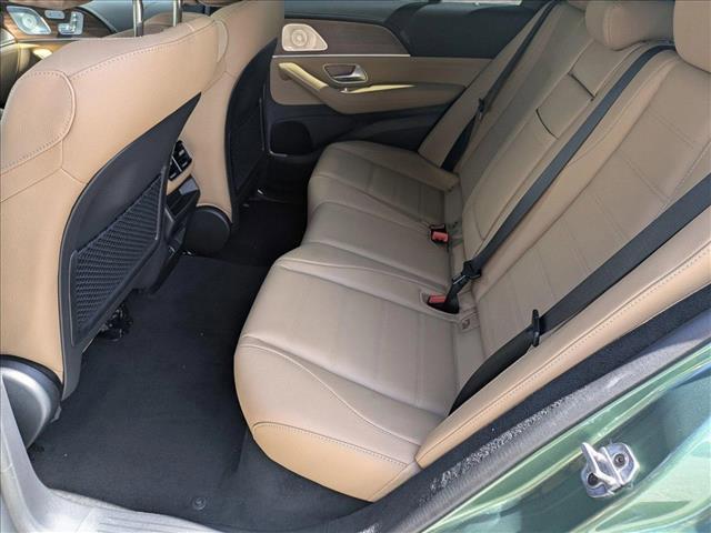 Photo of 2025 MANUFAKTUR Signature Ireland Mid Green Metallic Mercedes-Benz GLE 450