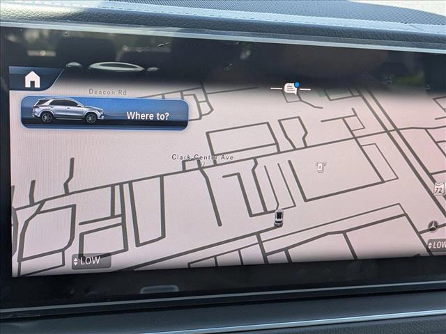 Photo of 2025 MANUFAKTUR Signature Ireland Mid Green Metallic Mercedes-Benz GLE 450