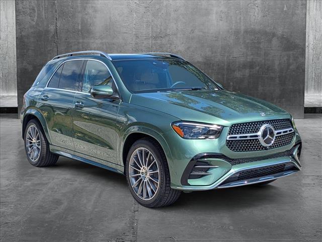 Photo of 2025 MANUFAKTUR Signature Ireland Mid Green Metallic Mercedes-Benz GLE 450