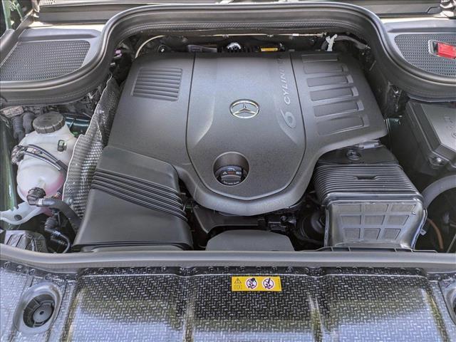 Photo of 2025 MANUFAKTUR Signature Ireland Mid Green Metallic Mercedes-Benz GLE 450