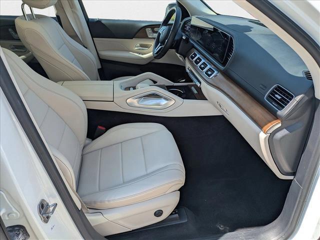 Photo of 2023 Polar White Mercedes-Benz GLS 450