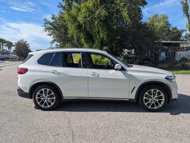 Photo of 2023 Alpine White BMW X5