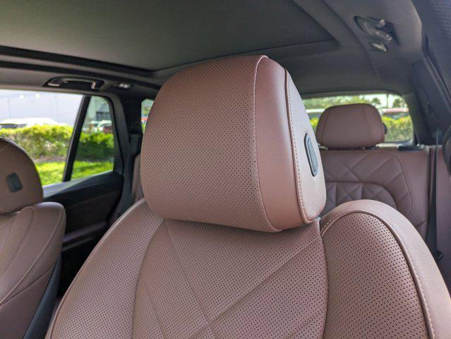 Photo of 2023 Alpine White BMW X5