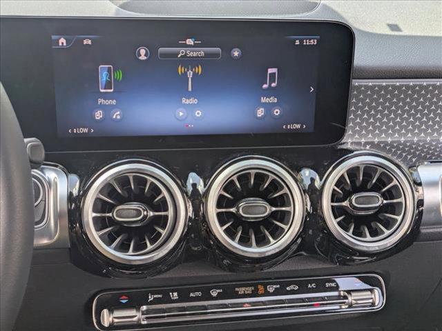 Photo of 2025 Polar White Mercedes-Benz GLB 250