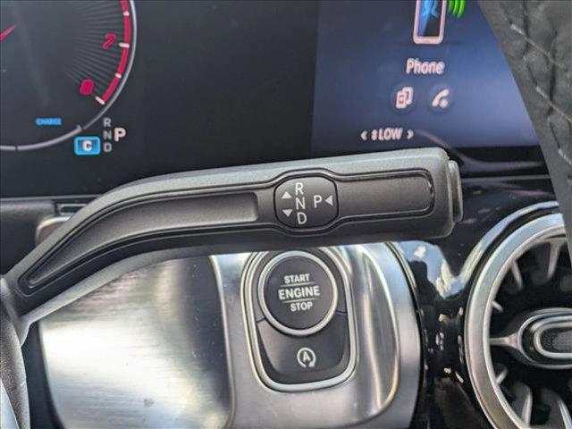 Photo of 2025 Polar White Mercedes-Benz GLB 250