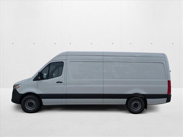 Photo of 2025 Arctic White Mercedes-Benz Sprinter 2500