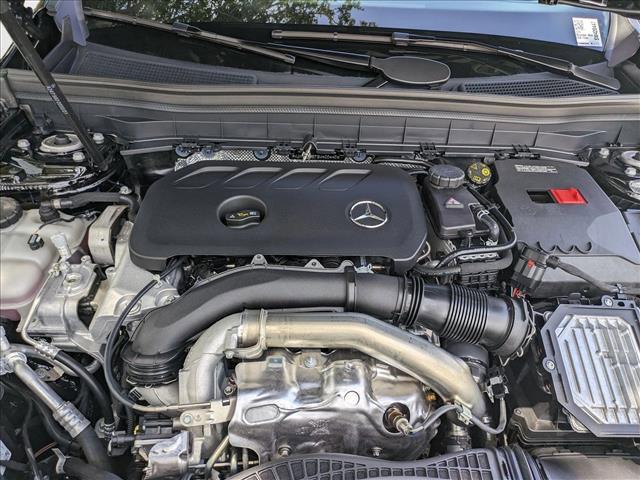 Photo of 2025 Night Black Mercedes-Benz GLB 250