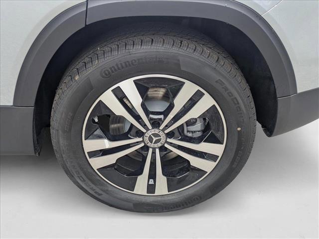 Photo of 2025 Cirrus Silver Metallic Mercedes-Benz GLB 250