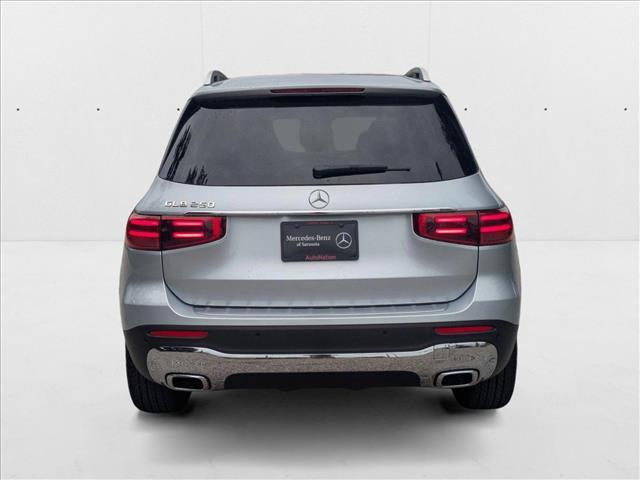 Photo of 2025 Cirrus Silver Metallic Mercedes-Benz GLB 250
