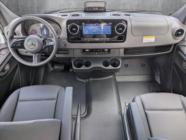 Photo of 2025 Arctic White Mercedes-Benz Sprinter 2500