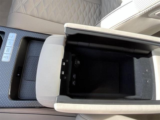 Photo of 2025 Vik Black Genesis G80