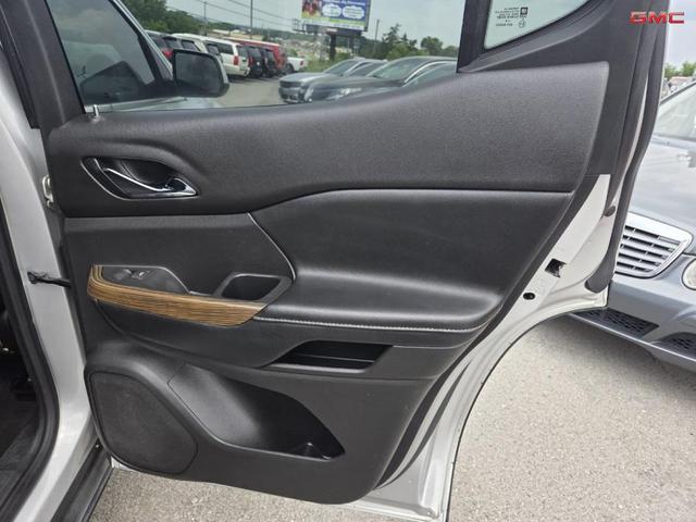 Photo of 2019 Quicksilver Metallic GMC Acadia