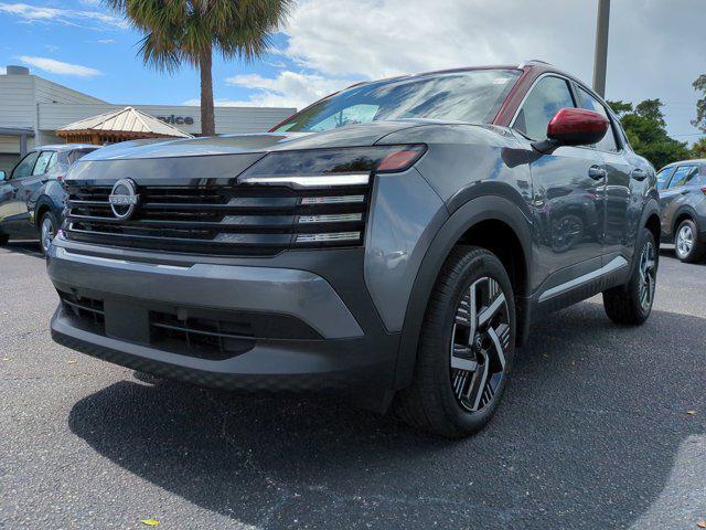 Photo of 2026 Gun Metallic/Scarlet Ember Tintcoat Nissan Kicks