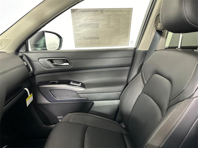 Photo of 2025 Gun Metallic Nissan Pathfinder