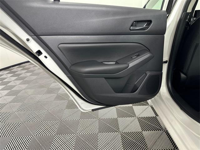 Photo of 2025 Glacier White Nissan Altima