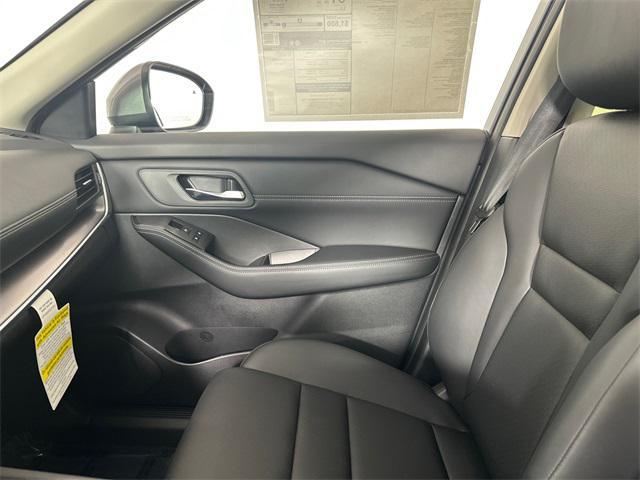Photo of 2026 Gun Metallic Nissan Rogue